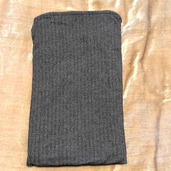 Lululemon vinyasa scarf - Picture 2 of 2